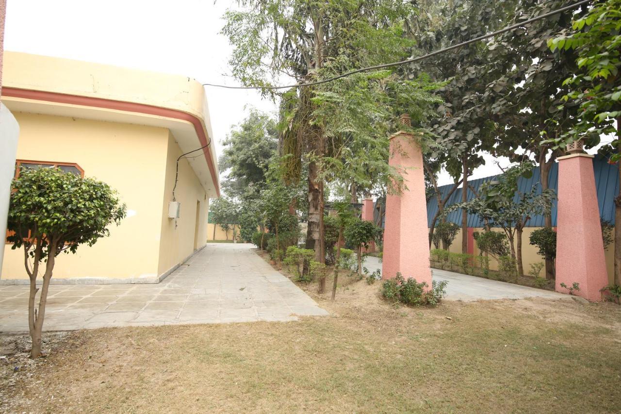 The Karnal Resort Ngoại thất bức ảnh